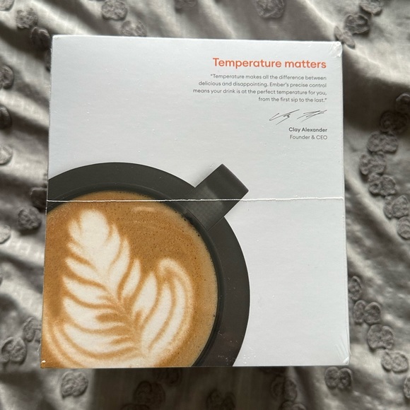 Ember Mug2 10oz Temperature Control Smart Mug in Black - Picture 5 of 6